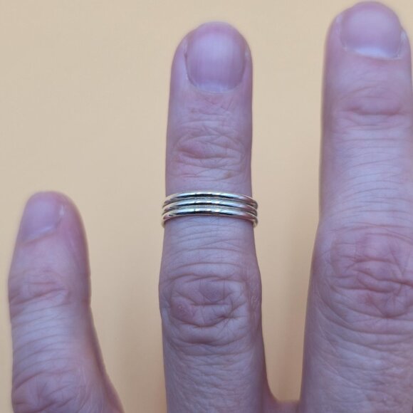 Size 4.5 Sterling Silver Line Pattern Toe Band Ring A4914 - Picture 2 of 7